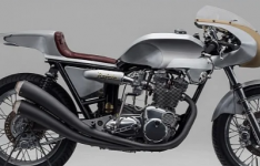 Rafale是一款具有Bonneville框架和Trident动力的SublimeTriumphCafeRacer